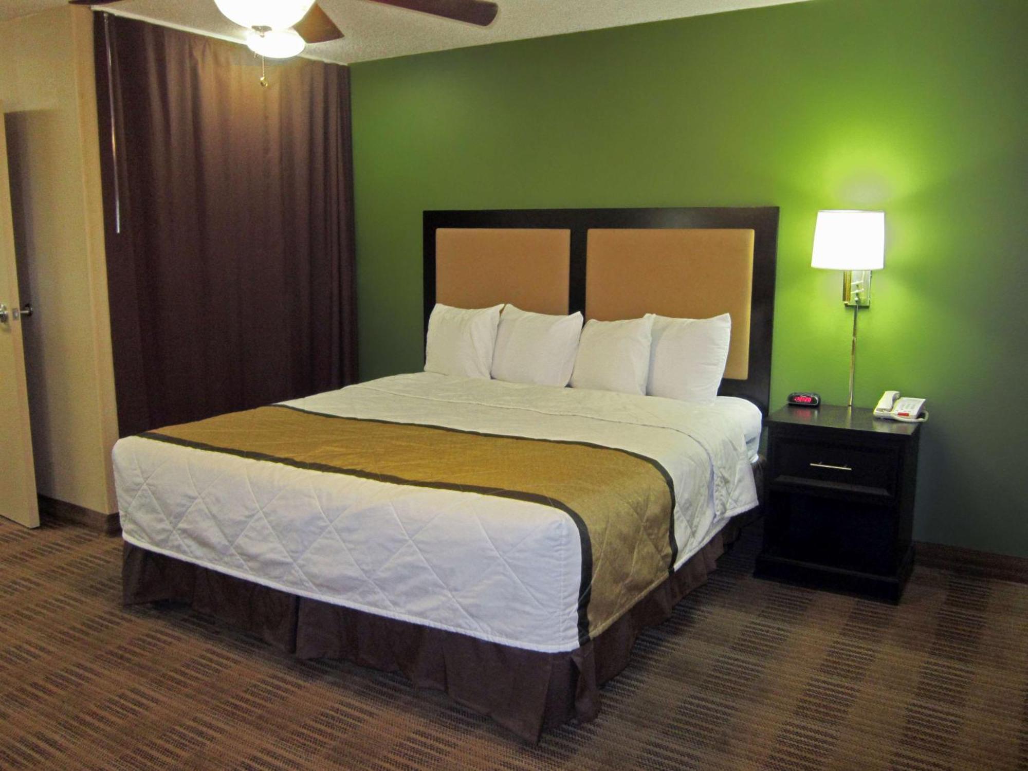 Extended America - Hartford - 2*