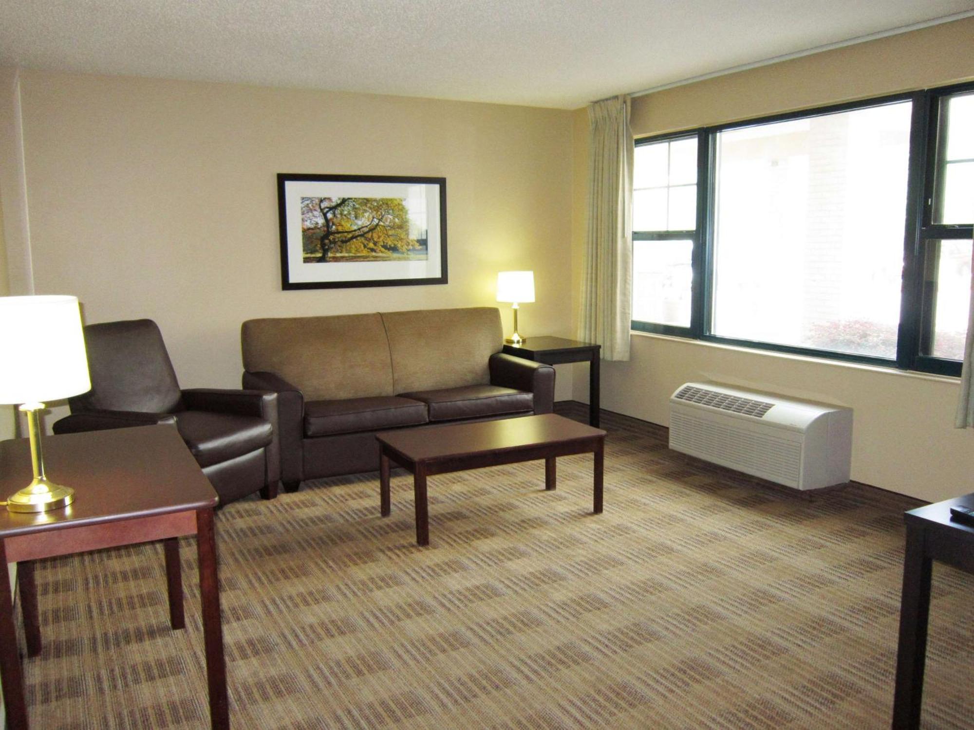 Extended America - Hartford - 2*