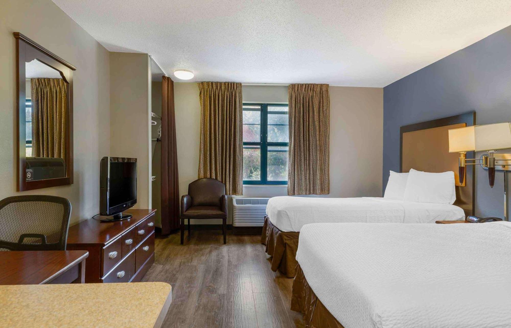 Extended America - Hartford - 2* Meriden
