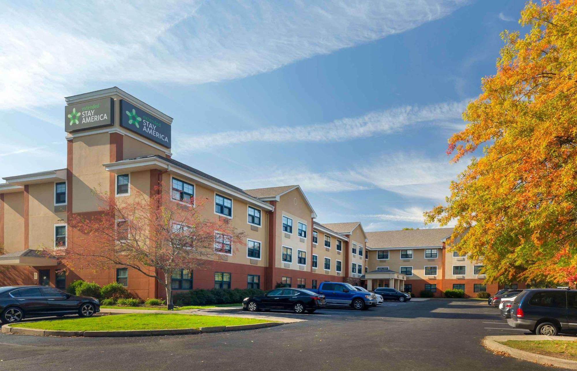 Extended America - Hartford - 2*