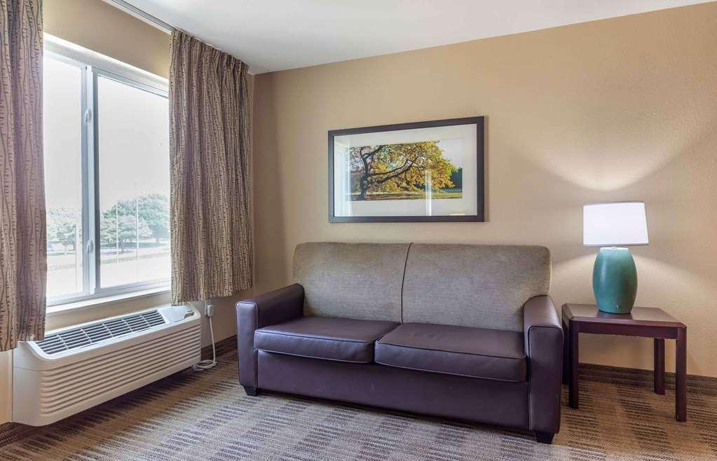Extended America - Hartford - 2* Meriden