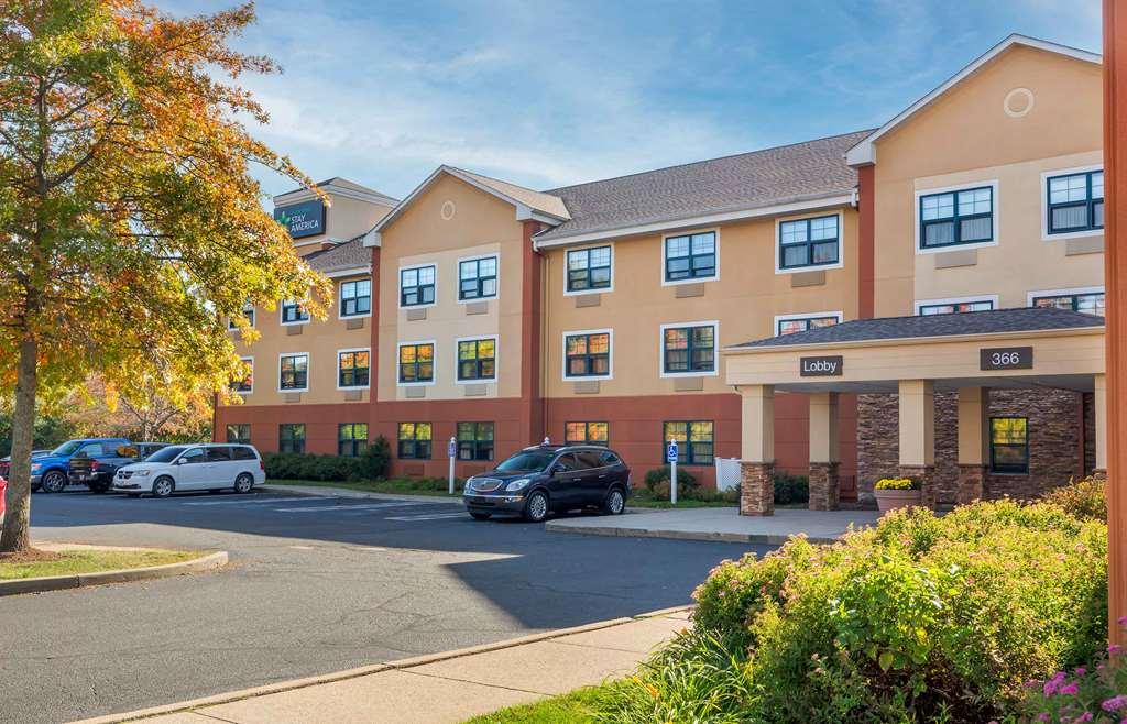 Extended America - Hartford - 2*