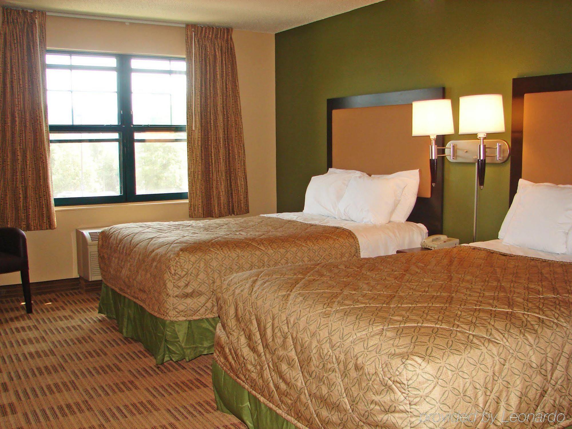 Extended America - Hartford - 2* Meriden