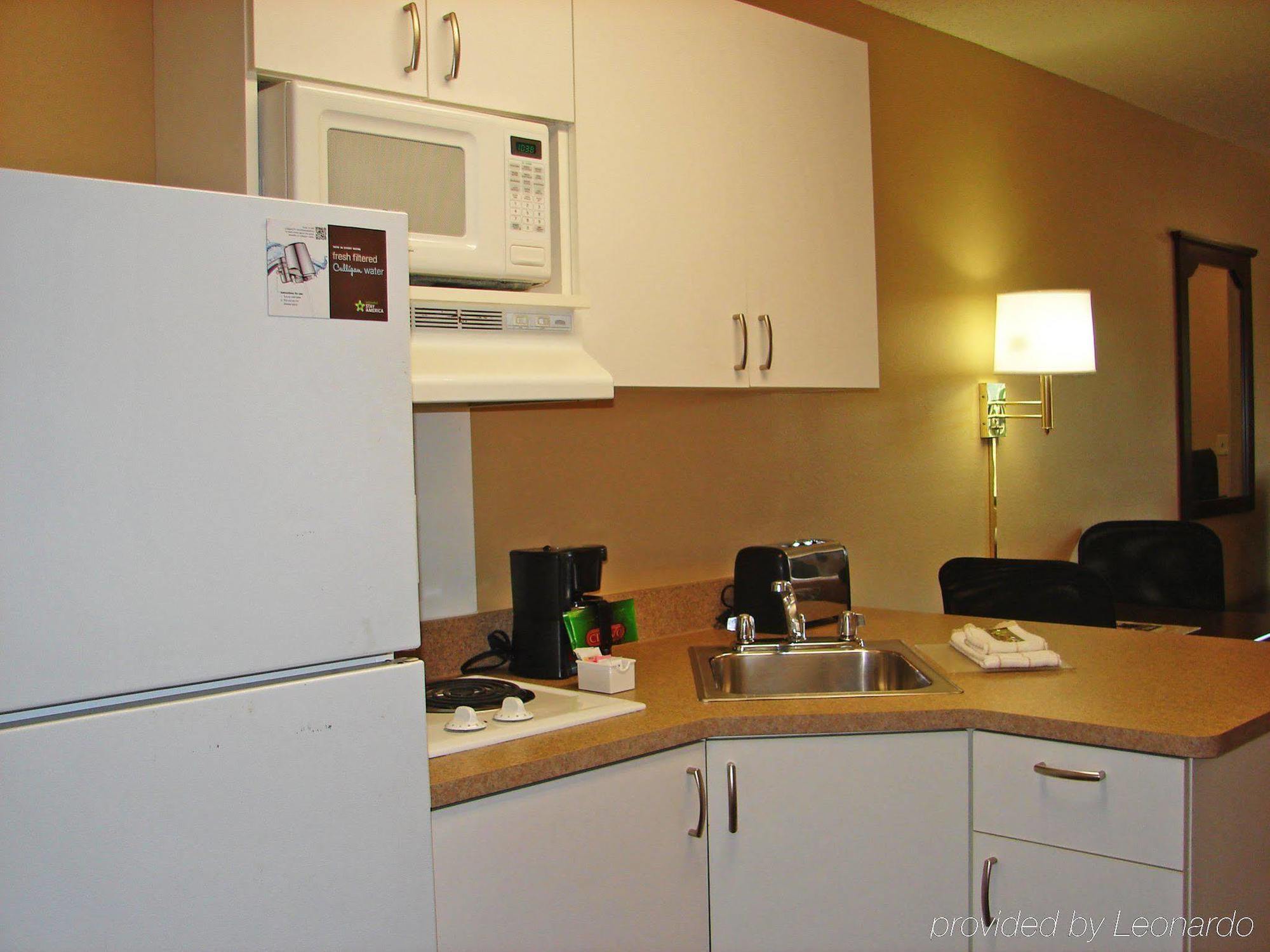 Extended America - Hartford - 2* Meriden